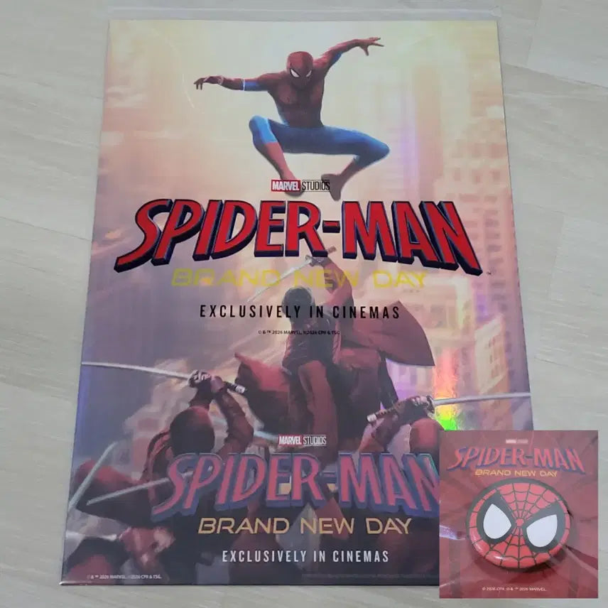 [BUNJANG] Spider-Man Key Visual Poster 3 Types + Pin Badge Set / [전용박스 안전포장] 스파이더맨 키비쥬얼 포스터 3종 + 핀뱃지