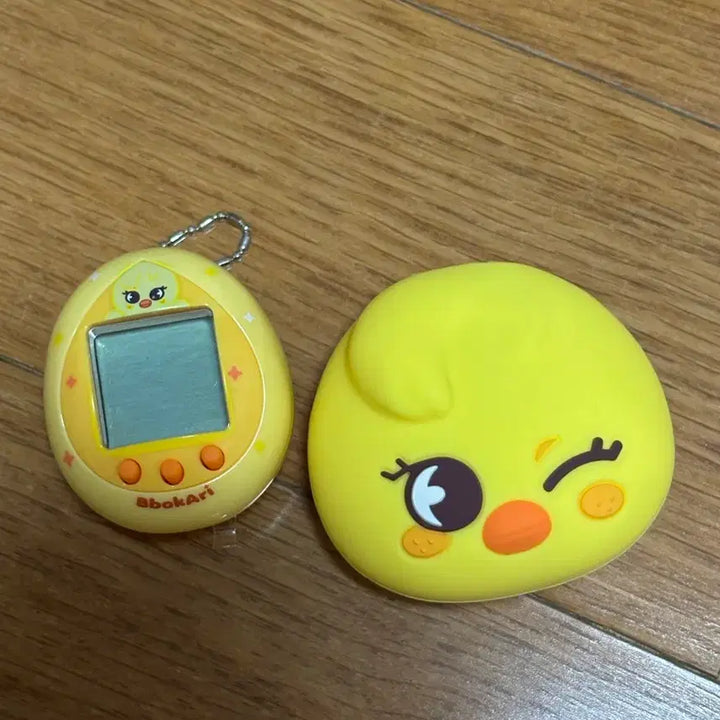 [BUNJANG] Tamagotchi Skizhu / 스키주 다마고치(택배비 포함)+포카