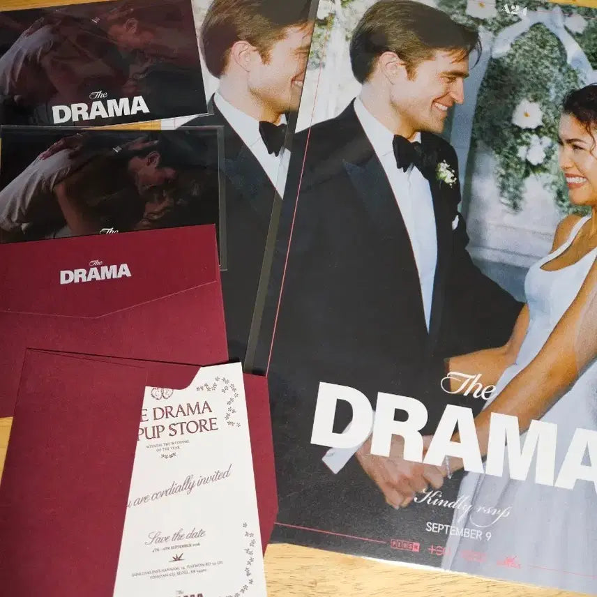 [BUNJANG] The Drama Special Premiere Poster &amp; Postcard Bundle / 더 드라마 특별 시사회 포스터 2장 엽서 초대장 굿즈 일괄
