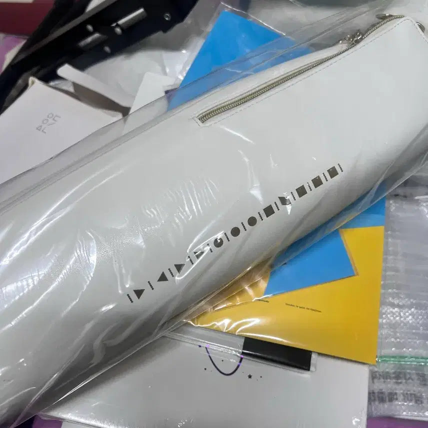[BUNJANG] LOONA Official Lightstick (Orbit Bong) + Pouch Bundle Set / 이달의소녀 이달소 응원봉 오빛봉 +파우치 일괄양도