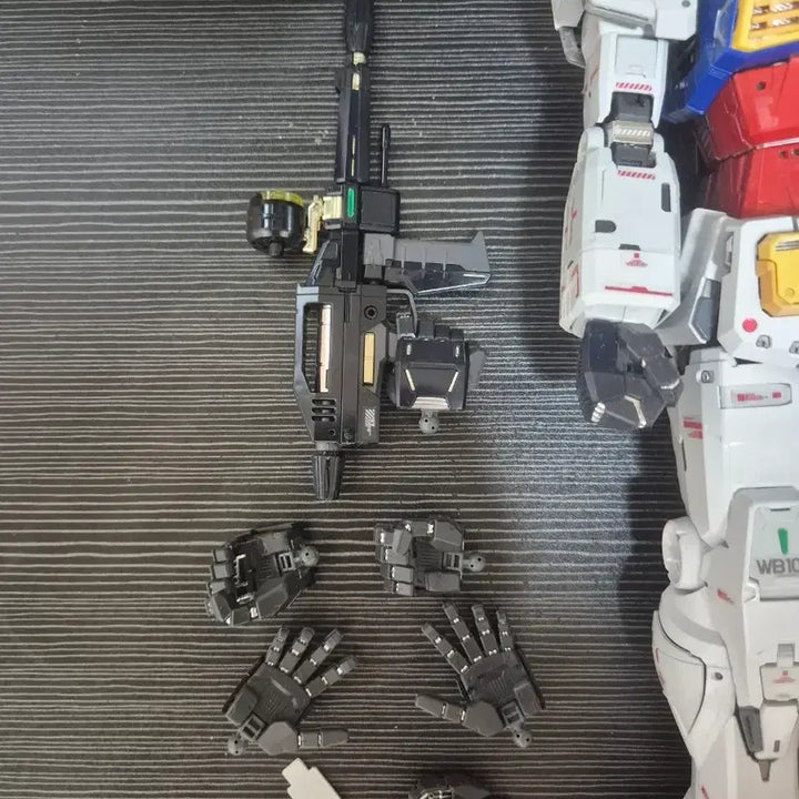 [BUNJANG] Bandai PG Unleashed Gundam Gloss Finish (Built, Parts Missing) / pg 언리쉬드 건담 유광마감 반다이 가조판매(하자있음)