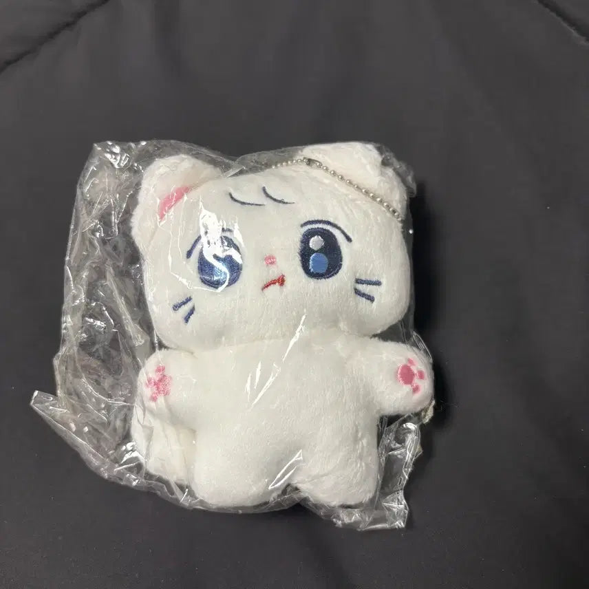 [BUNJANG] LE SSERAFIM Sakura Mid-sized Plush / 르세라핌 사쿠라 인형 중냥이