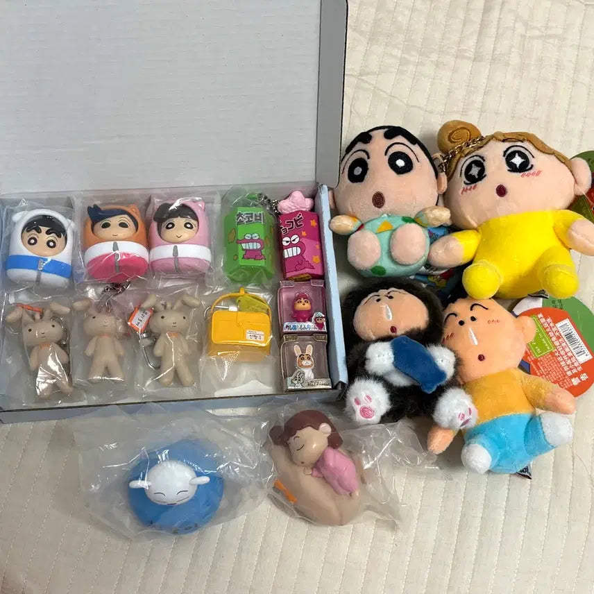 [BUNJANG] Crayon Shin-chan Miniatures Gachapon Figures Bundle Set / 짱구 키링 일괄 새상품 미니어쳐 가챠 인형 무드등 맹구