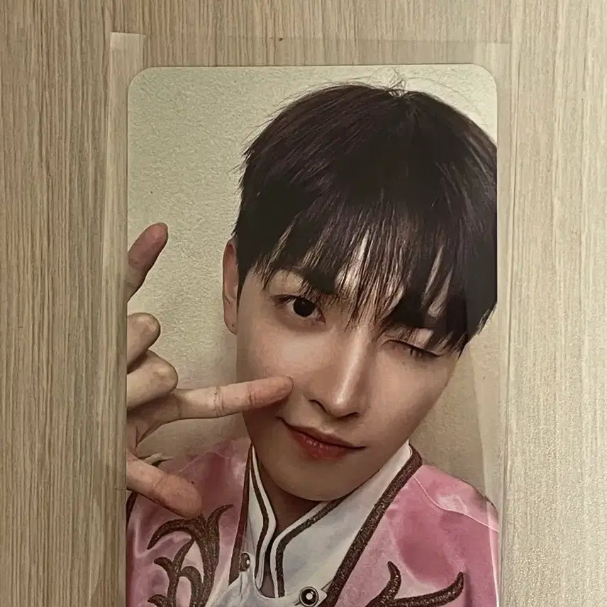 [BUNJANG] ATEEZ Hongjoong Photocard / 큐스티즈 큐티즈 에이티즈 홍중 포카