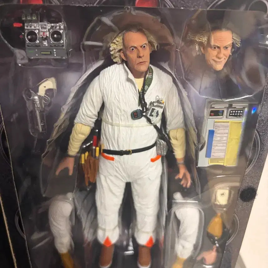 [BUNJANG] Back to the Future Dr. Emmett Brown Action Figure / 백 투 더 퓨처 닥터 브라운 피규어