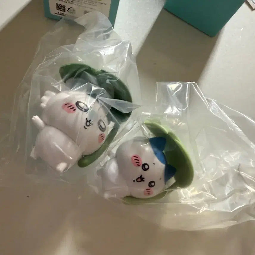 [BUNJANG] Chiikawa Usagi &amp; Hachware Figures / 우산치이카와 모몽가/하치와레 (우사기 변경 가능)