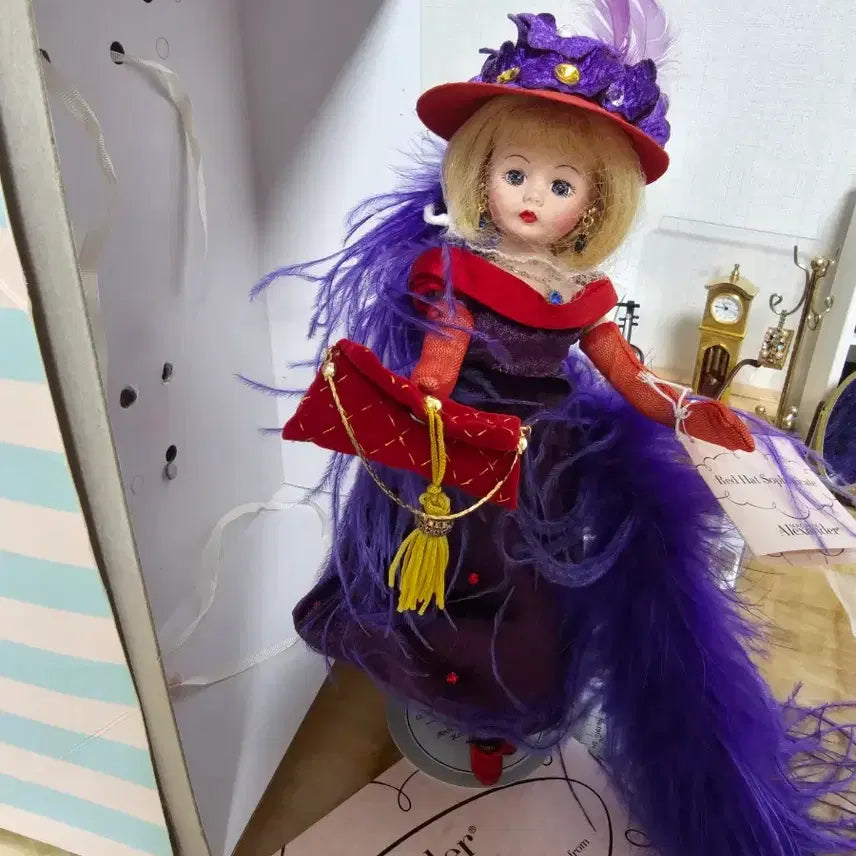 [BUNJANG] Madame Alexander Sophisticated Doll / 마담 알렉산더 소피스티 케이티드 인형