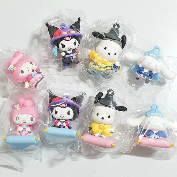 [BUNJANG] Ediya Coffee Sanrio Hanbok Figure Magnet Full Set / 이디야 산리오 피규어 마그넷 8종 풀세트