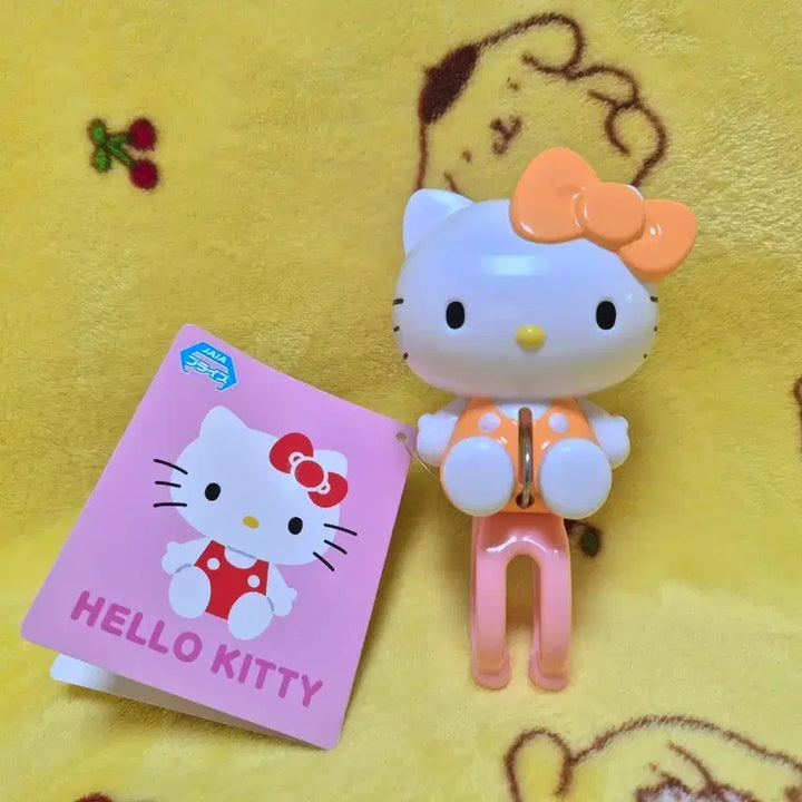 [BUNJANG] Sanrio Hello Kitty Orange Clothes Pins Curtain Clips Decor Set / 산리오 헬로키티 오렌지색 빨래집게 커튼집게 장식