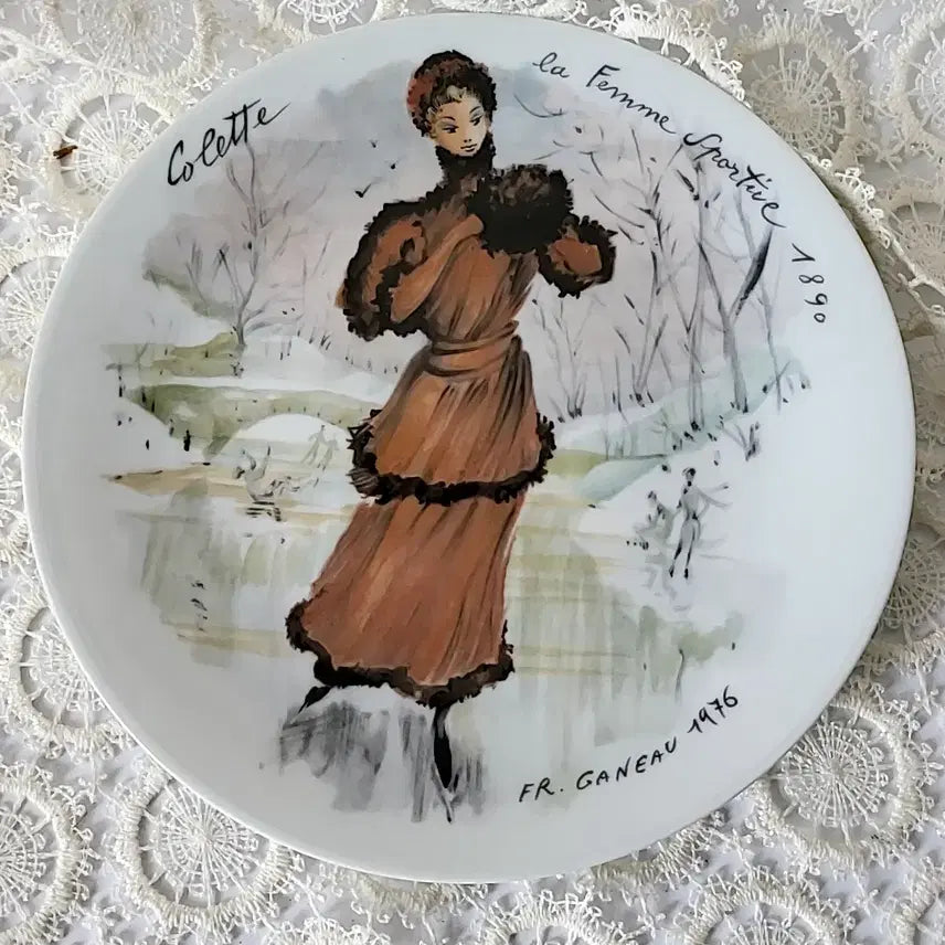 [BUNJANG] 19th-20th Century Women Decorative Plate / 리모지 세기의 여성들 장식접시