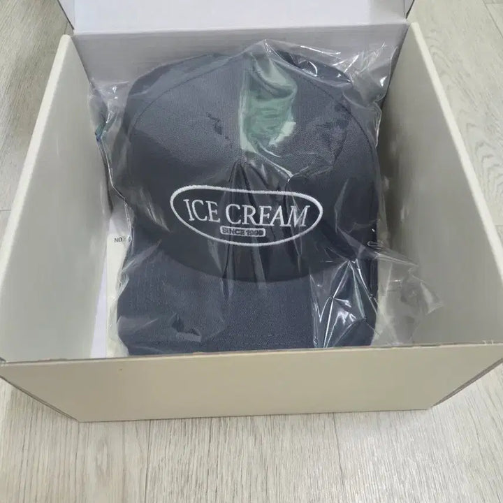 [BUNJANG] TXT Yeonjun NO LABELS PART 02 Ice Cream Hat Bundle Set (Excluding Photocard) / 투바투 연준 NO LABELS PART 02 모자반 양도(포카 제외)