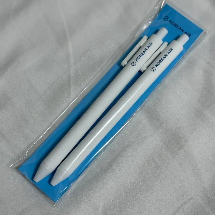 [BUNJANG] Korean Air Official Notebook and Gel Pen Set / 대한항공 공식 굿즈 판매합니다.