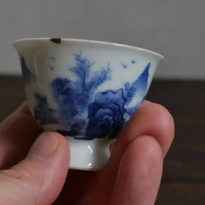 [BUNJANG] Korean Celadon Porcelain Landscape-Painted Cup / 골동 청화백자 산수문잔
