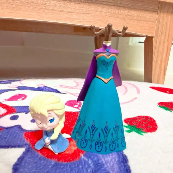 [BUNJANG] Frozen Elsa Olaf Figure Gacha Bundle Set / 겨울왕국 엘사 올라프 피규어 가챠 일괄