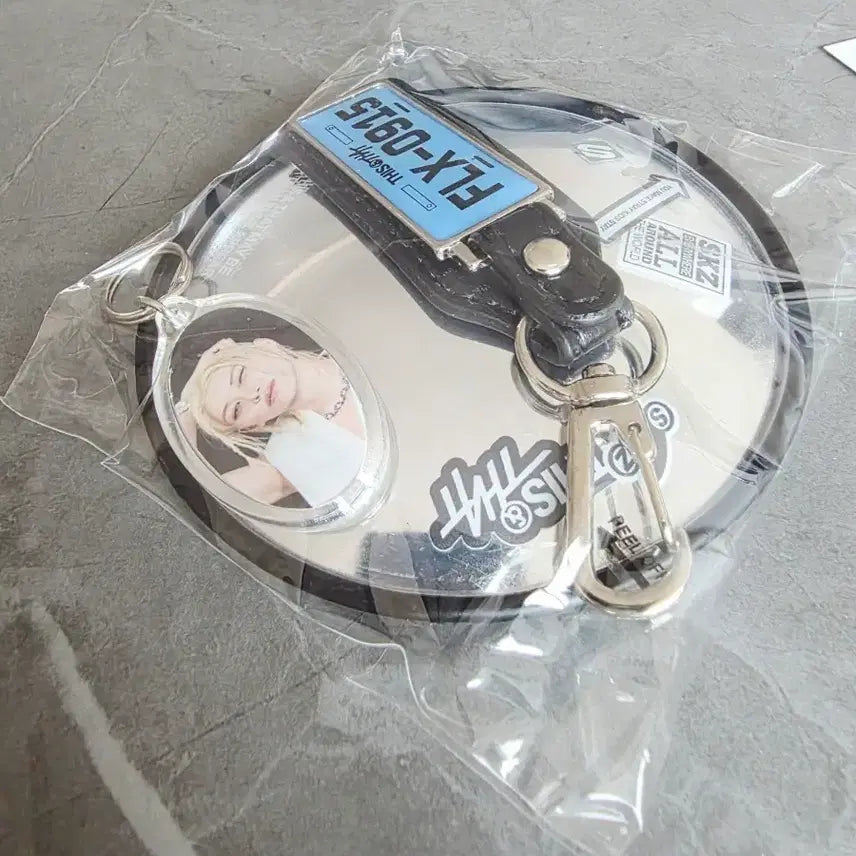 [BUNJANG] Stray Kids Felix "This &amp; That" Keychain / 스트레이키즈 필릭스 키링 양도