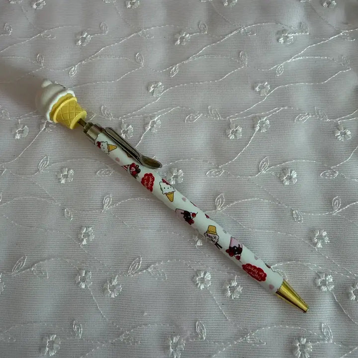 [BUNJANG] Sanrio Classic Kitty Ice Cream Ballpoint Pen / 고전 키티 아이스크림 볼펜