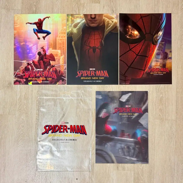 [BUNJANG] Spider-Man: Brand New Day Lenticular Poster Set + Key Visual Posters / <스파이더맨-브랜드뉴데이> 5주차 렌티큘러+6주차 키비쥬얼 포스터 4종 일괄 판매 (+SX 와이드 포스터 추가 가능)