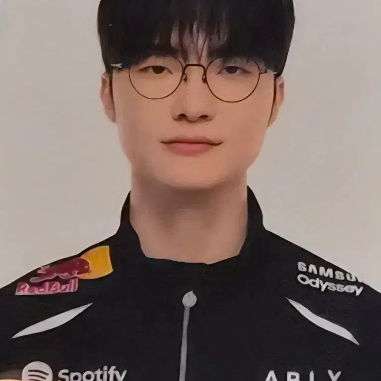 [BUNJANG] T1 Faker Cheer Booth Photocard / 2026 T1 페이커 티원존 치어부스 포카 양도