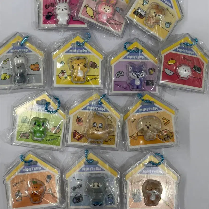 [BUNJANG] Gumi Mini Tin Keyring Bundle Set / 구미 미니틴 키링 쵯체리 쫑토람 샤슴이 열닫잠 탐탐이 폭덩이 뾰풀이 디팔이 킴자 도아 뿌귤이 논버 찬달이 일괄