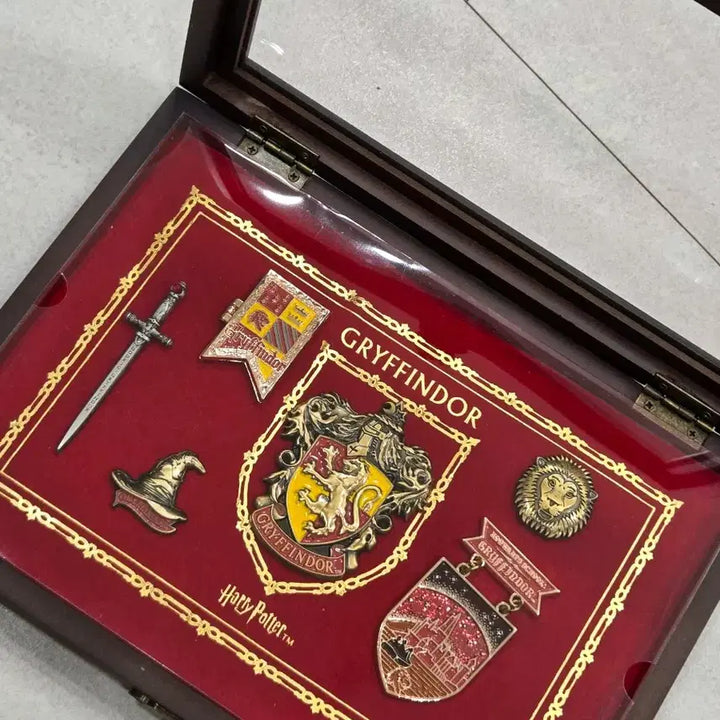 [BUNJANG] Harry Potter Gryffindor Badge Set / 해리포터 뱃지 세트