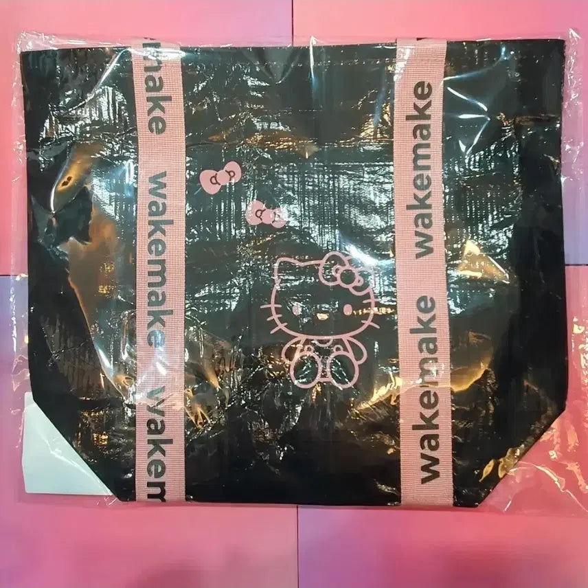 [BUNJANG] WakeMake Hello Kitty Tartan Bag / 웨이크메이크 헬로키티 타포린백 미개봉