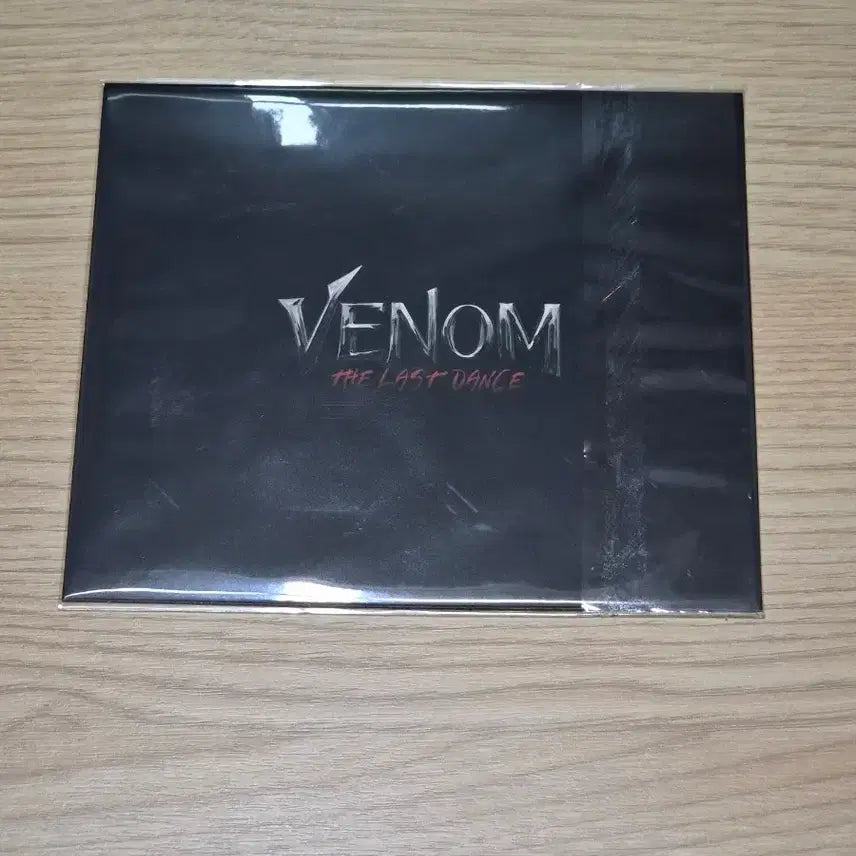[BUNJANG] Venom Lenticular Card (Code X Used) / 베놈 렌티큘러 카드 (코드X)