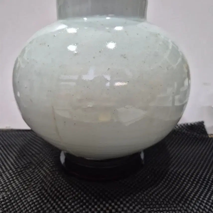[BUNJANG] Im Hwagong Celadon Porcelain Moon Jar / 꽂꽂이와  현대도예가의선구자 임화공 백자소장품