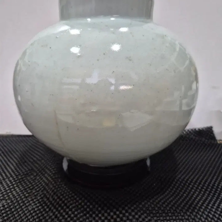 [BUNJANG] Im Hwagong Celadon Porcelain Moon Jar / 꽂꽂이와  현대도예가의선구자 임화공 백자소장품