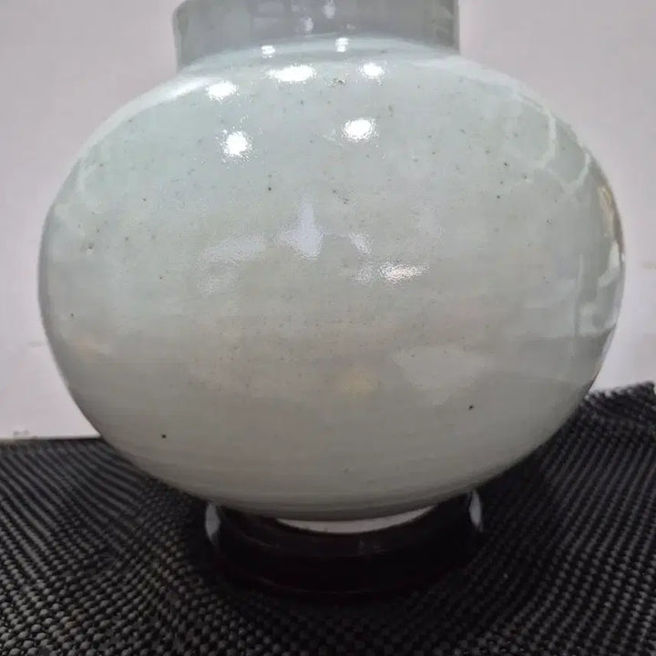 [BUNJANG] Im Hwagong Celadon Porcelain Moon Jar / 꽂꽂이와  현대도예가의선구자 임화공 백자소장품