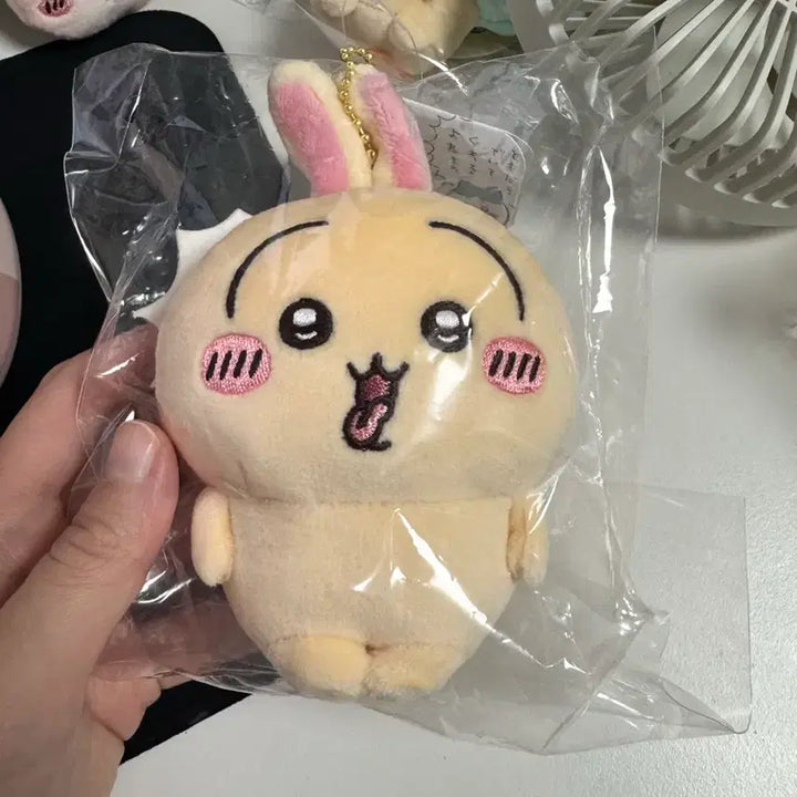 [BUNJANG] Chiikawa Usagi Hangover Plush / 치이카와 숙취 우사기