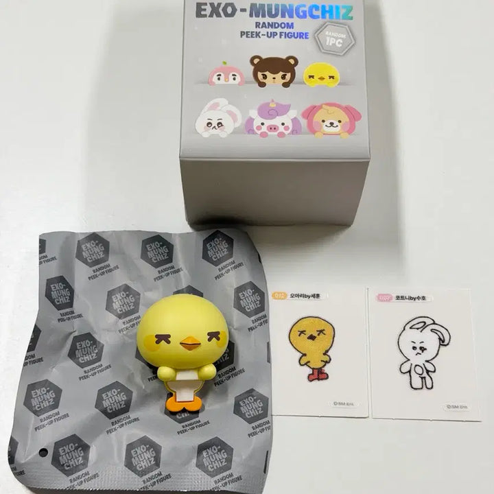 [BUNJANG] EXO X-EXODUS Sehun &amp; Suho Mini Figure &amp; Stickers Bundle Set / exo 엑소 뭉치즈 오아리 픽업 피규어 히퍼 엑소돌 띠부씰 by 세훈 그림 수호 코트니 스티커 띠부
