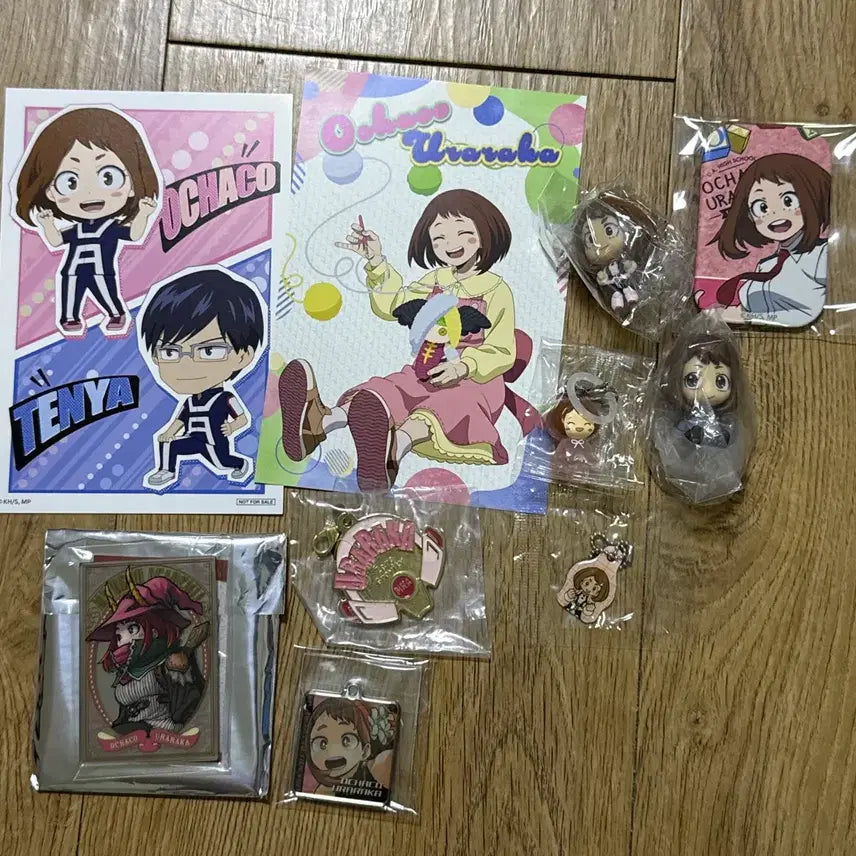 [BUNJANG] Ochaco Uraraka Goods Bundle: Mini Figure, Postcard, Mirror Acrylic Keychain, Metal Badge, Can Badge / 우라라카 오챠코 굿즈 모음 미니 피규어 엽서 미러풍 펍 아크릴 키링 메지루시 카라코레 메탈뱃지 포스트카드 히로아카 나히아 캔뱃지