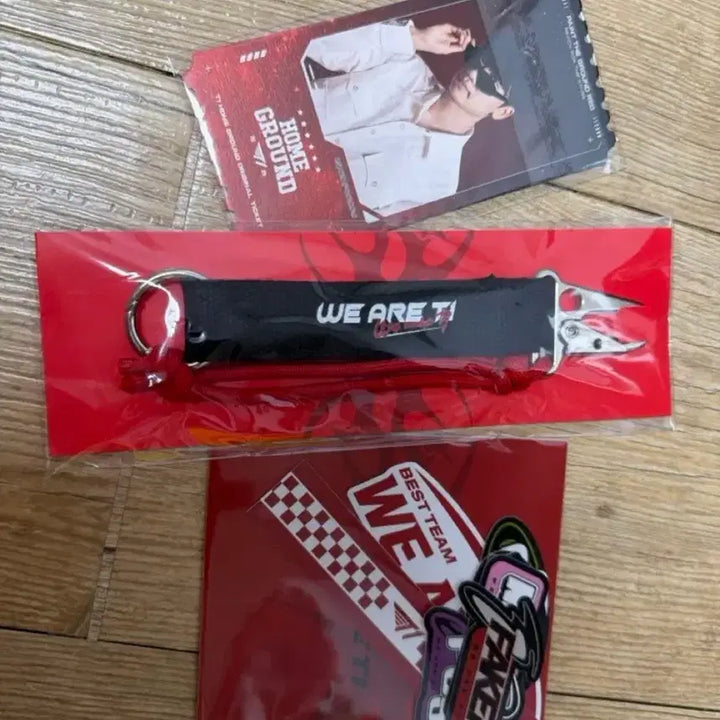 [BUNJANG] T1 Home Original Ticket Photocard Keychain Sticker Bundle Set / 티원 홈그 오리지널티켓포카 에이블리 키체인 스티커 일괄 도란오너페이커페이즈케리아