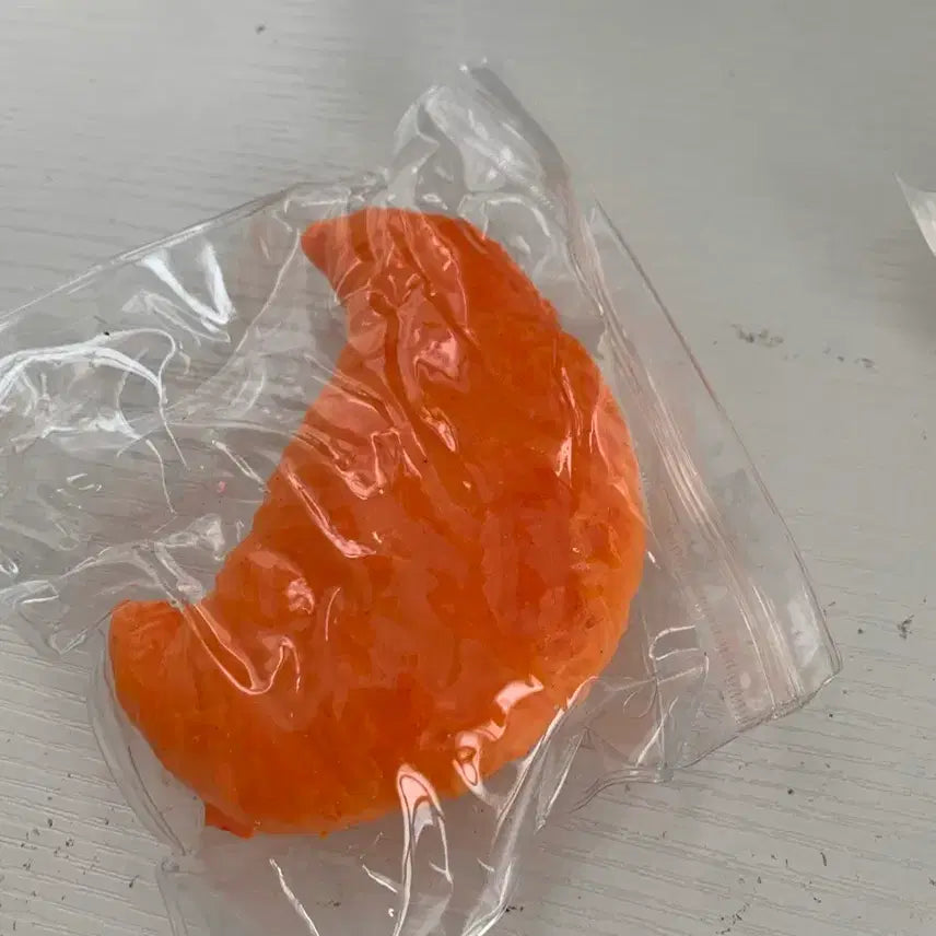 [BUNJANG] Croissant Squishy Toy / (안뜯은새거)크로와상슬랑이 크런치 말랑이