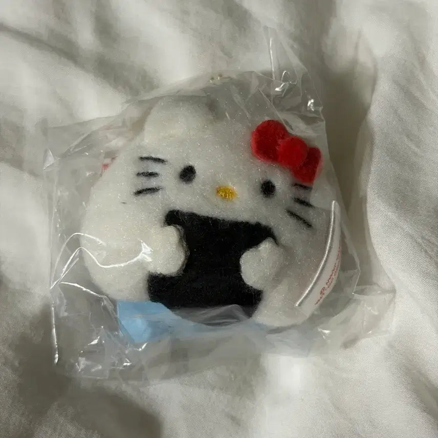 [BUNJANG] Hello Kitty Onigiri Mini Keyring Plush / 헬로키티 키티 주먹밥 미니 키링 인형