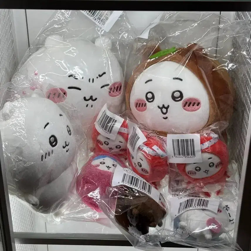 [BUNJANG] Cheeky Chikawa Plush/Mascot 9-Piece Bundle Set / (정품/바로배송)치이카와 쿠지/누이/마스코트 9종 일괄 판매(입만은 내놔, 문어치이카와, 쿠지, 치이카와 너구리)