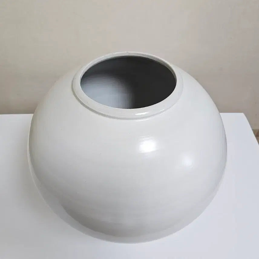 [BUNJANG] Large Matte Moon Jar 40.5cm / 대형 무광 달항아리 3번 (40.5cm)