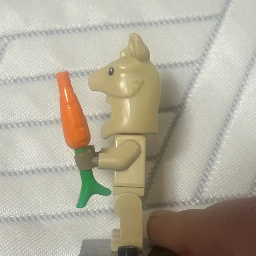 [BUNJANG] LEGO Minifigure Rabbit Worker / 레고 미니피규어 토끼 알바