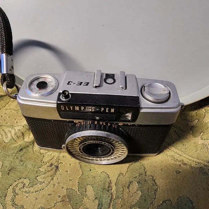 [BUNJANG] 1973 Olympus Pen EE-3 Half-Frame Film Camera (Japan) / 1973년 Japan 빈티지 하프프레임 필름 카메라, 올림푸스 펜 EE-3찍어보지 않아 작동상태 알수없어요 50000원