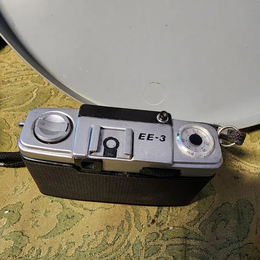 [BUNJANG] 1973 Olympus Pen EE-3 Half-Frame Film Camera (Japan) / 1973년 Japan 빈티지 하프프레임 필름 카메라, 올림푸스 펜 EE-3찍어보지 않아 작동상태 알수없어요 50000원