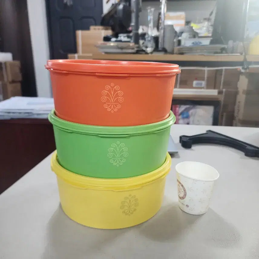 [BUNJANG] Vintage Tupperware Set (3 Pieces) / USA 오래된 사용제 타파웨어(Tupperware)지름20cm 높이8.3cm3개에45000원