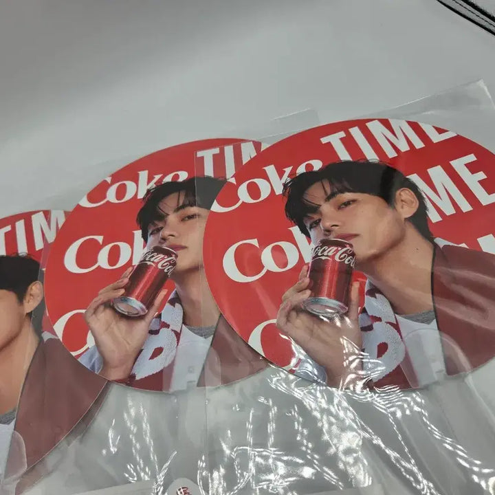 [BUNJANG] BTS V Coca-Cola Collaboration Fan / 코카콜라 뷔 콜라보 부채