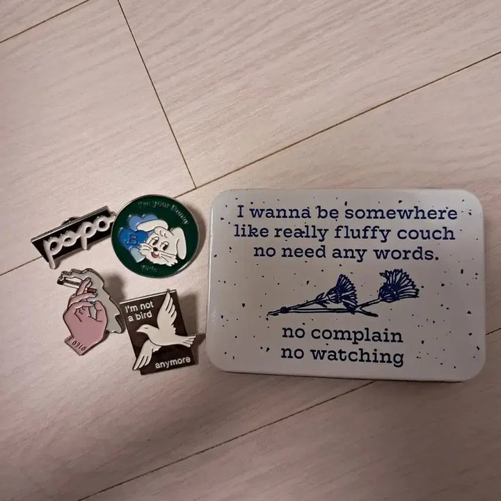 [BUNJANG] Yerin Baek Goods Tin Case Badge Bundle Set / 백예린 굿즈 틴케이스 뱃지 일괄 판매