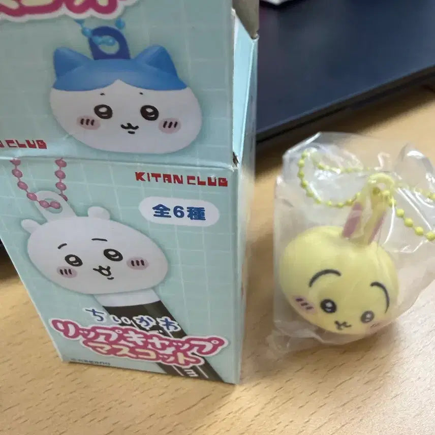 [BUNJANG] Chiikawa Usagi Lip Cream Mascot / 치이카와 립캡 마스코트 우사기