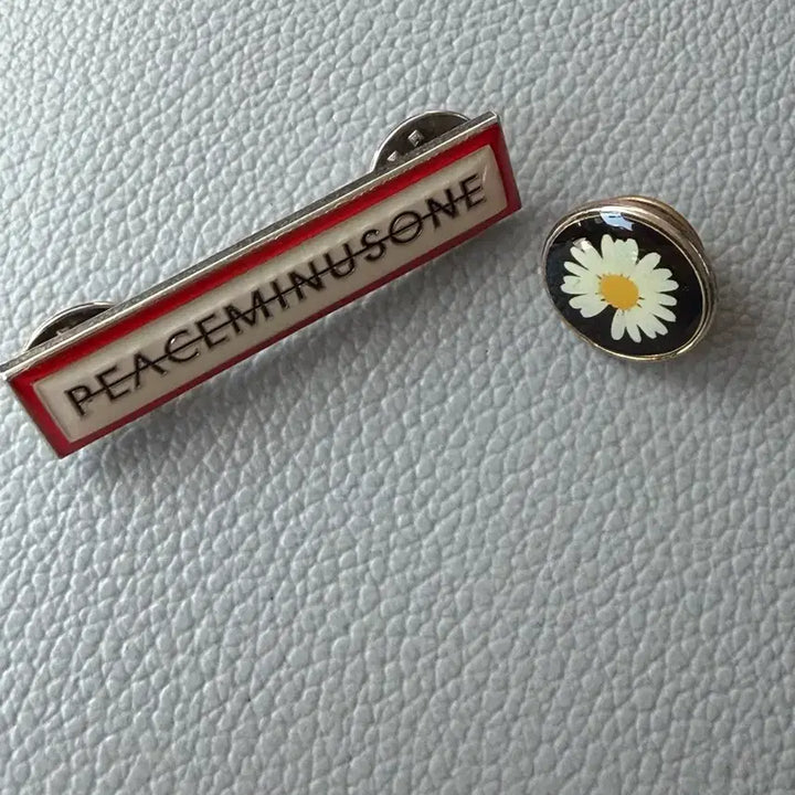 [BUNJANG] PEACEMINUSONE Badge / 피스마이너스원 뱃지