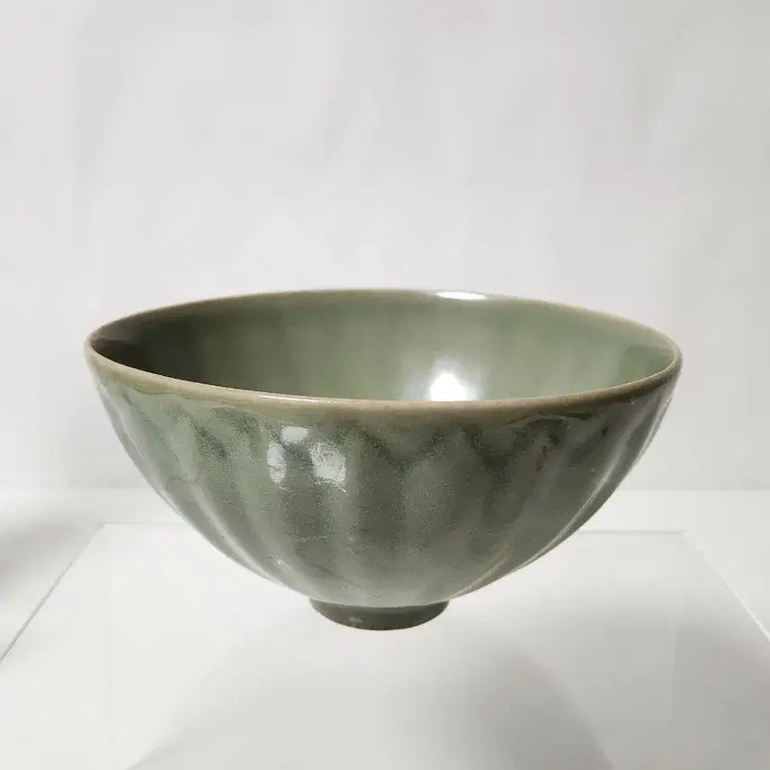 [BUNJANG] Yongchun Ware Lotus Scroll Pattern Tea Bowl / 용천요 연판문 다완 높이7.8cm폭15.3cm 중국도자기