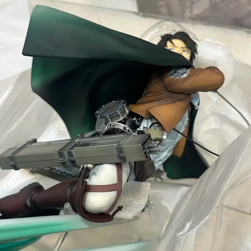 [BUNJANG] Pony Canyon Attack on Titan Levi Figure / (택포56.4) 포니캐년 진격의거인 리바이 피규어