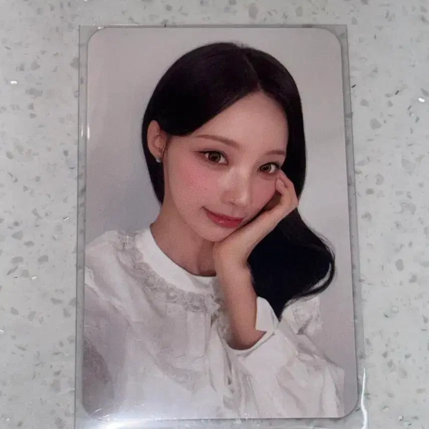 [BUNJANG] IVE Leese Euiwon Photocard / 할리스 리센느 원이 포카