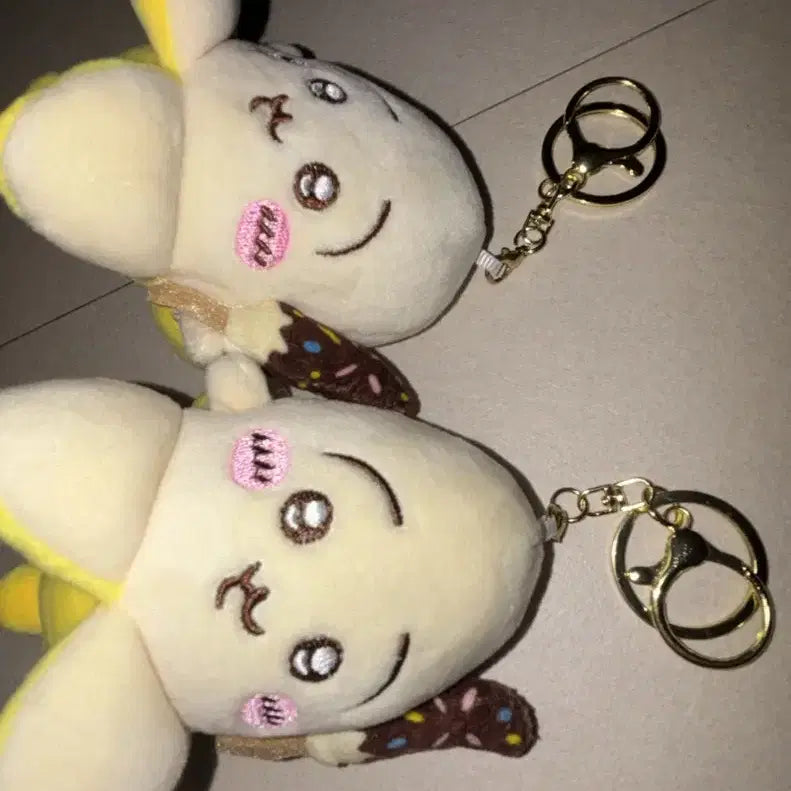 [BUNJANG] Chiikawa Akai Rabbit Mascot Keychain Plush / (당일발송) 치이카와 아카이 빨간우사기 마스코트 키링 인형