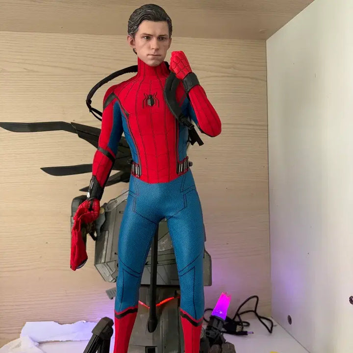 [BUNJANG] Spider-Man: Homecoming Quarter Scale 1/4 Figure / 스파이더맨 홈커밍 쿼터사이즈 피규어